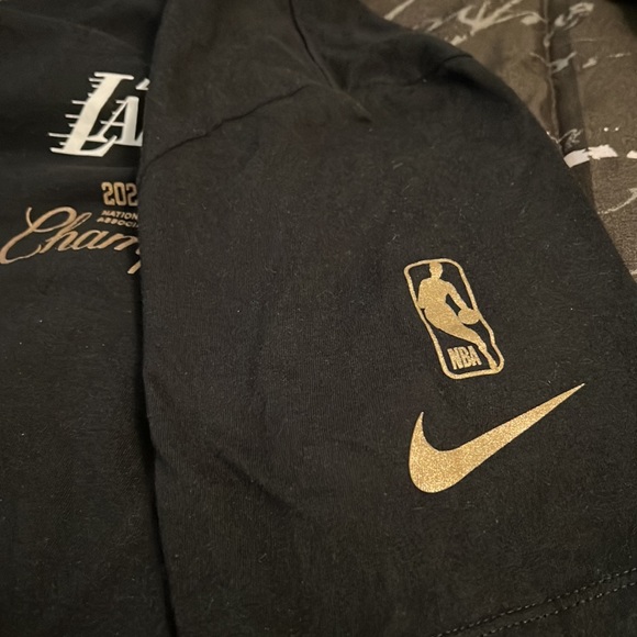 Los Angeles Lakers Champion Shirt - Picture 6 of 6